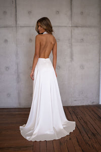 Backless Design of Ivory White Silky Satin Wedding Gown with Halter Plunging Neckline and Scarf removed