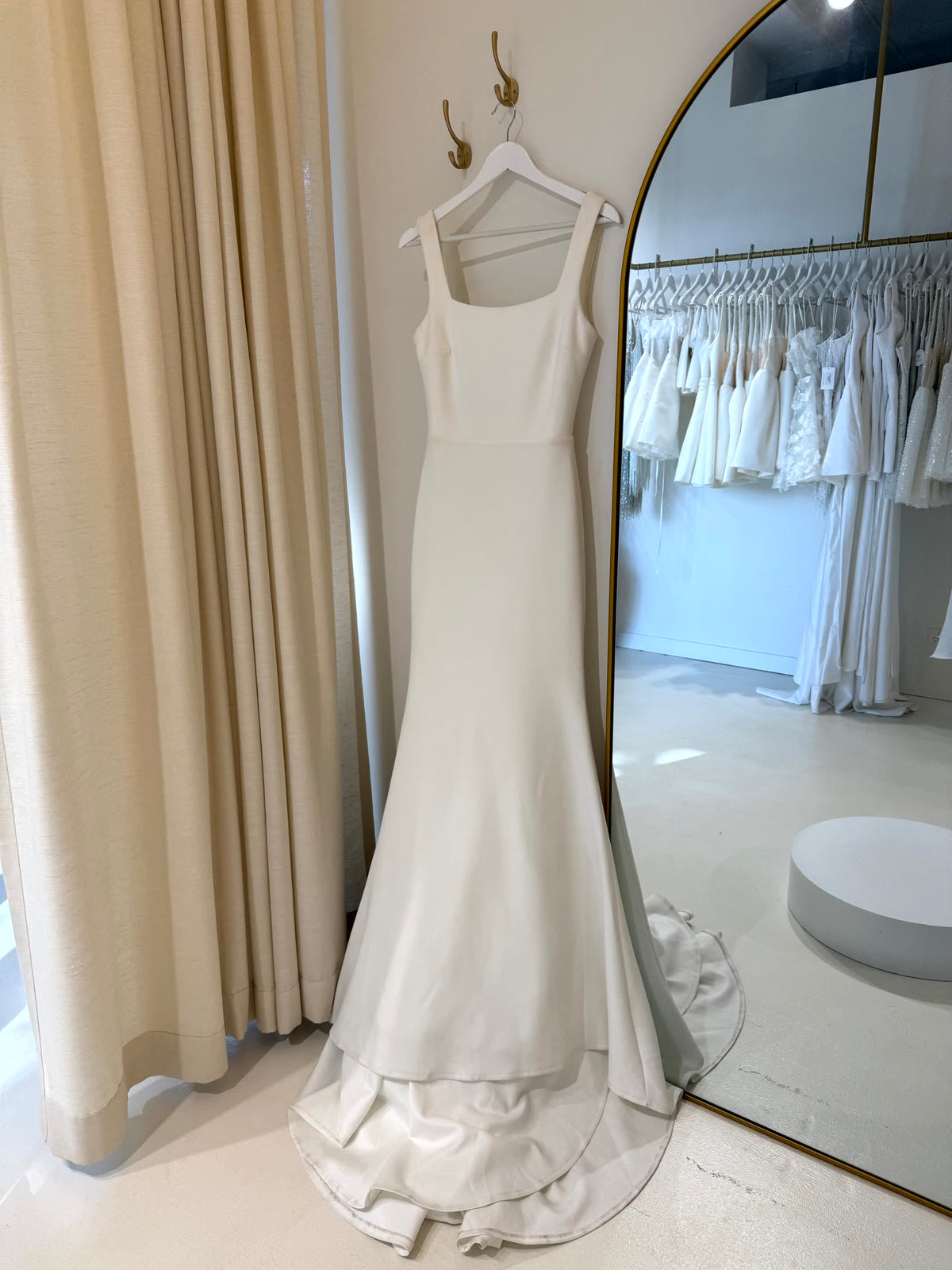 SAMPLE SALE - JORDYN Square Neck Crepe Gown - Ivory (XS)