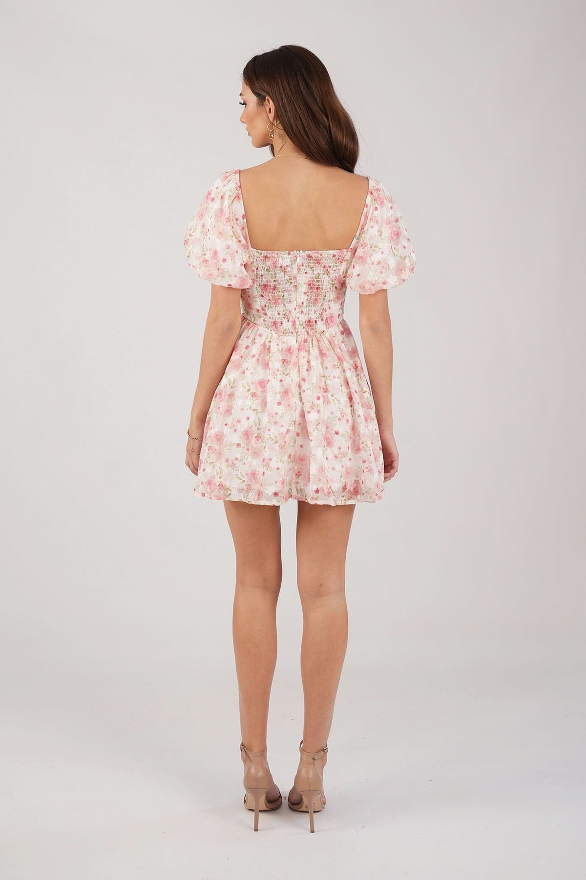 Shirred Stretch Back Design of Pink Floral Mini Dress with Sweetheart Neckline and Puff Sleeves