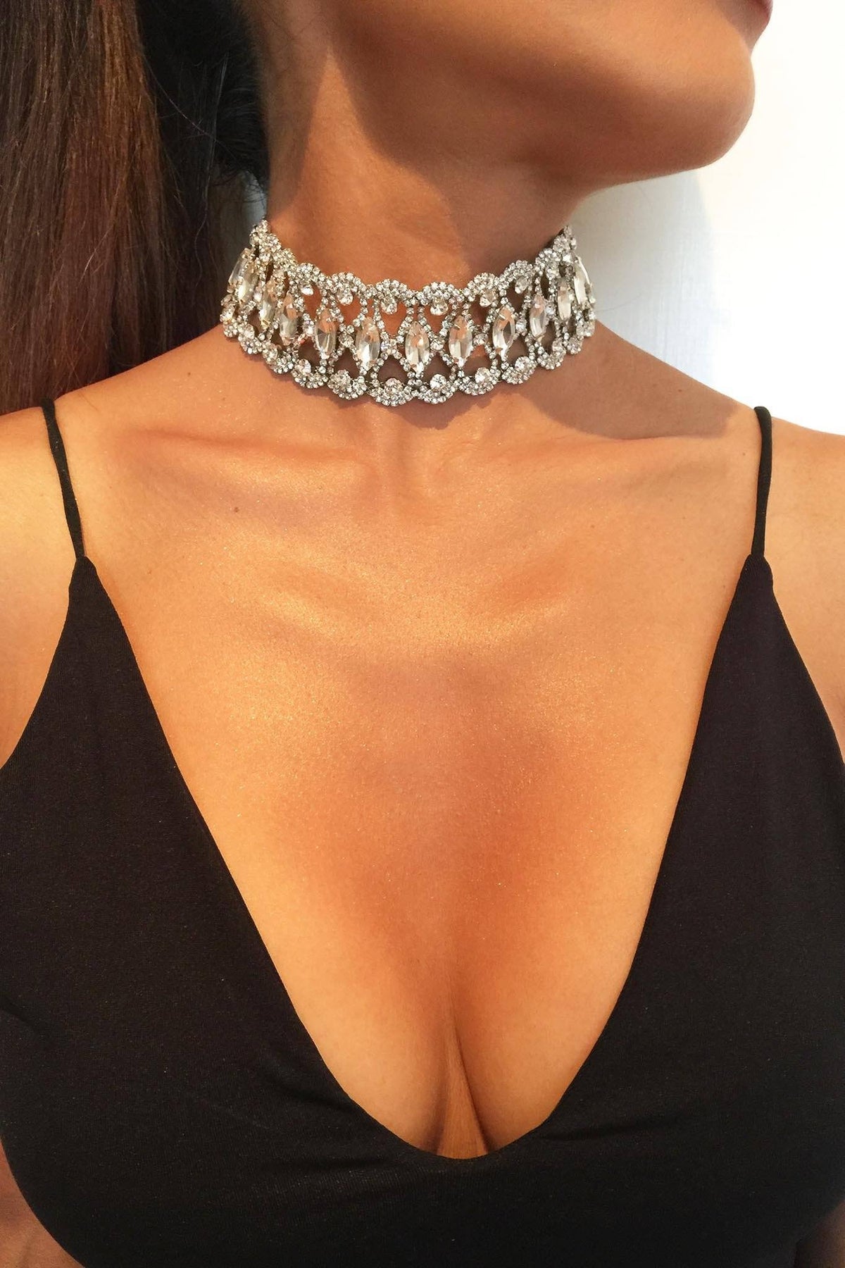 Fashion crystal like choker necklace