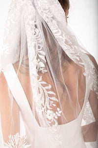 Close Up Image of Short Tulle Wedding Veil with Lace Appliques