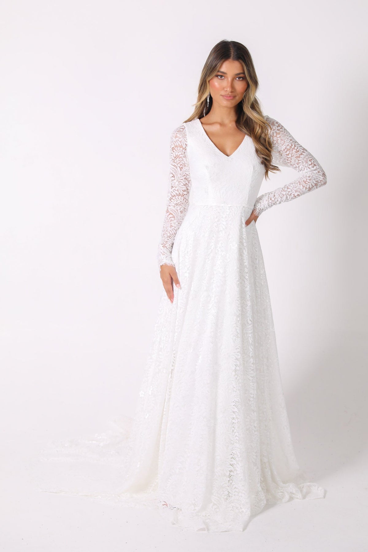 NISHA Long Sleeve A-Line Lace Gown - White Noodz Boutique NISHA Long Sleeve A-Line Lace Gown - White Noodz Boutique